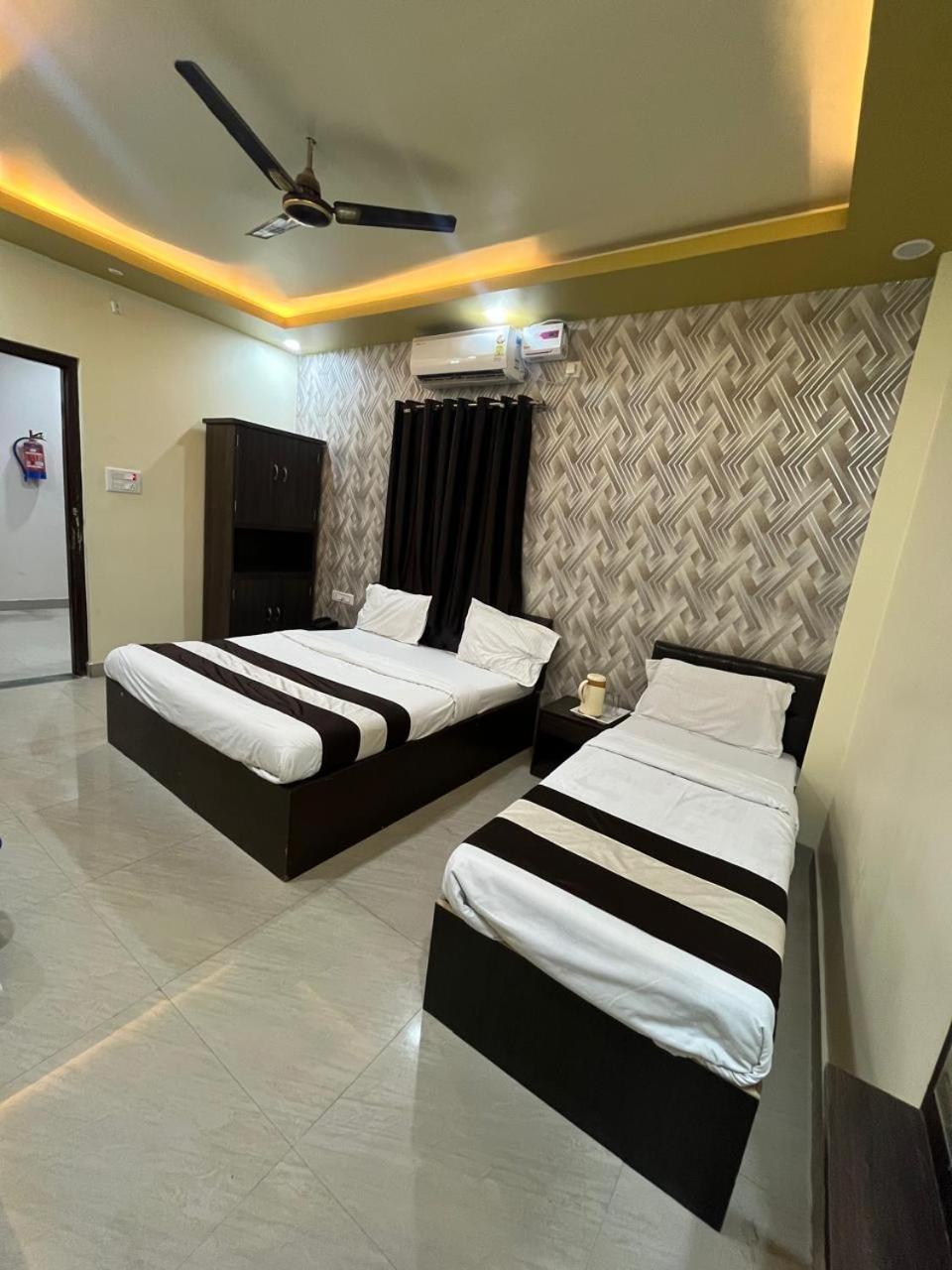 Hotel Shiv Mangalam Near Kashi Vishwanath Tample Варанасі Екстер'єр фото