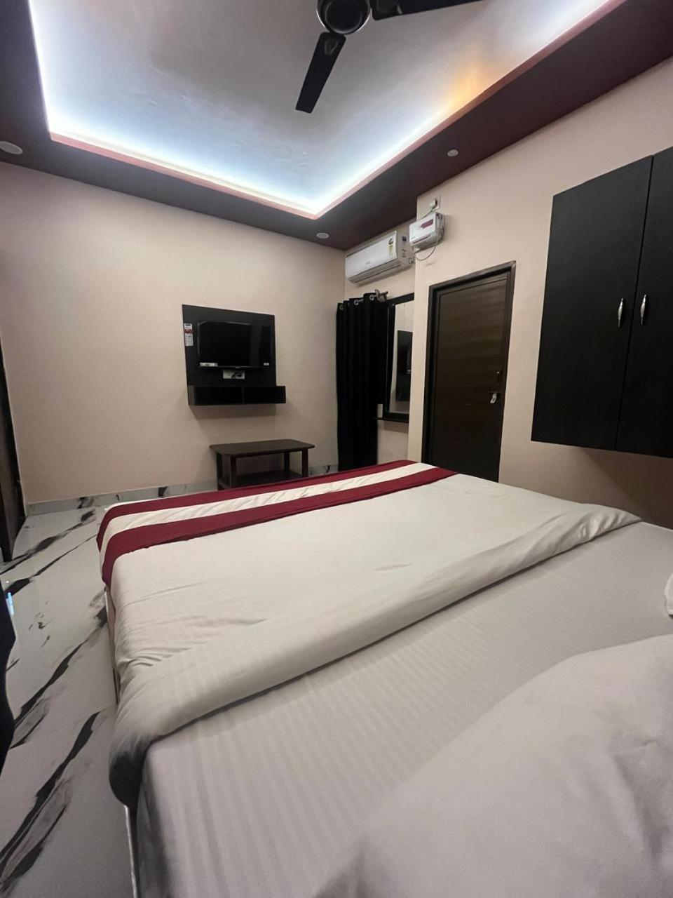 Hotel Shiv Mangalam Near Kashi Vishwanath Tample Варанасі Екстер'єр фото